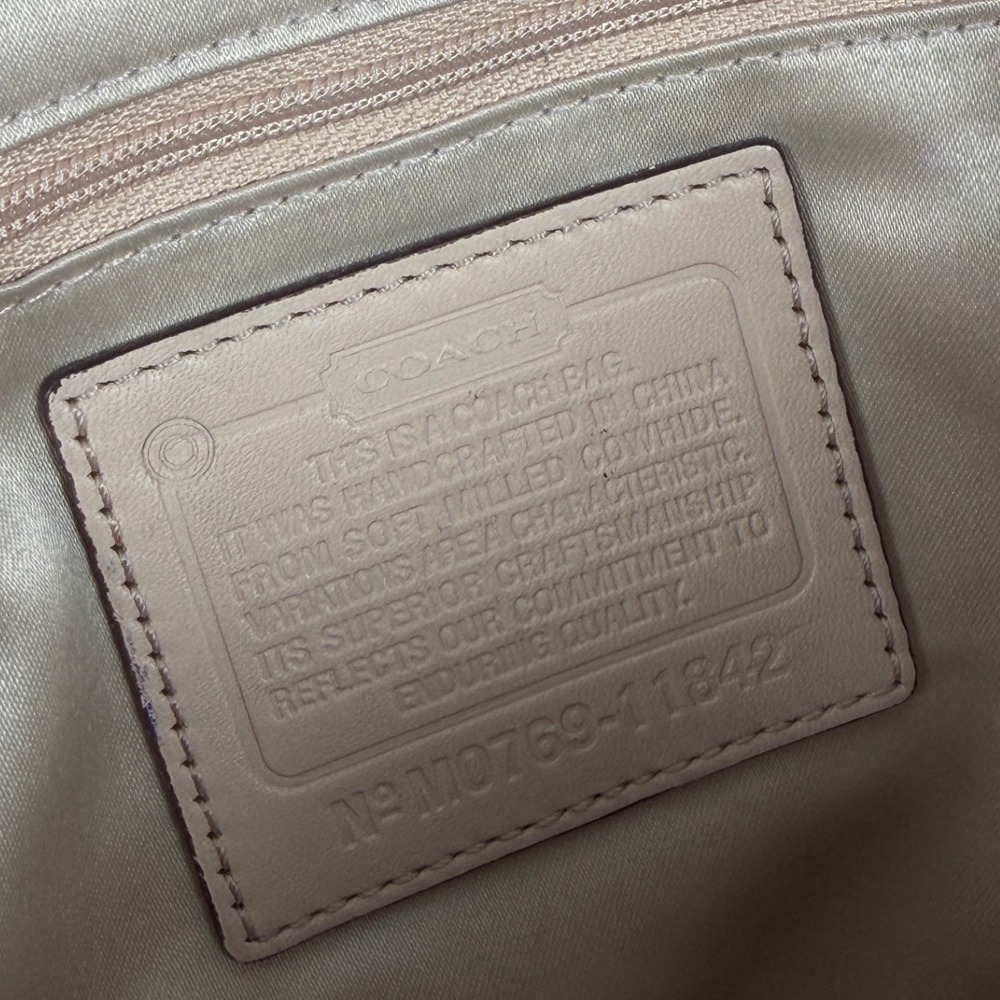 Coach Y2K Soho Bag M0769-11842   Beige Pebbled Leather Buckle Shoulder Bag - Picture 9 of 10
